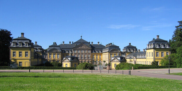 Herz und zentrale Spielstätte – das Barockschloss der Fürsten zu Waldeck und Pyrmont