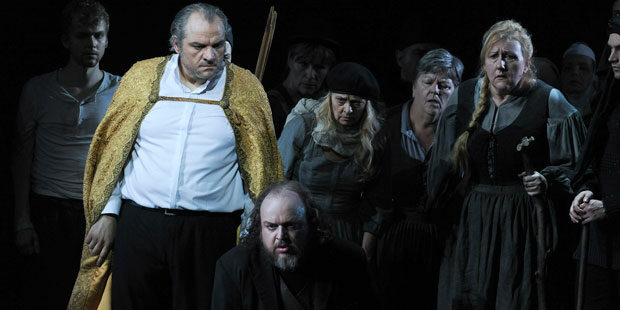 Zeljko Lucic (Simon Boccanegra), Markus Marquardt (Paolo Albiani), Staatsopernchor
