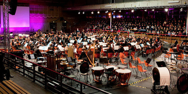 Biennale 2011: Ensemble Modern und hr-Sinfonieorchester in der Böllenfalltorhalle Darmstadt