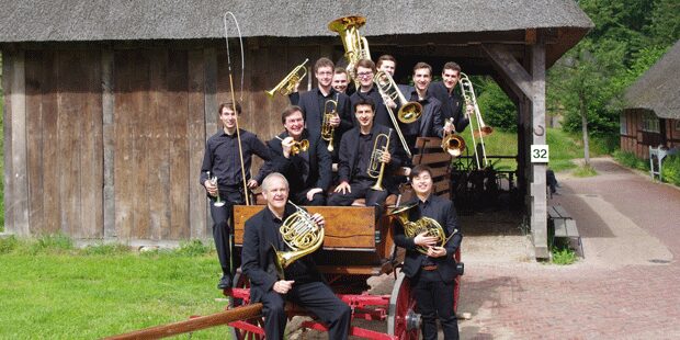 Kindern spielerisch Musik nahe bringen: Blechbläser der Hochschule