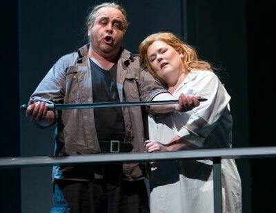 Siegfried (Thomas Mohr), Brünnhilde (Christiane Libor)
