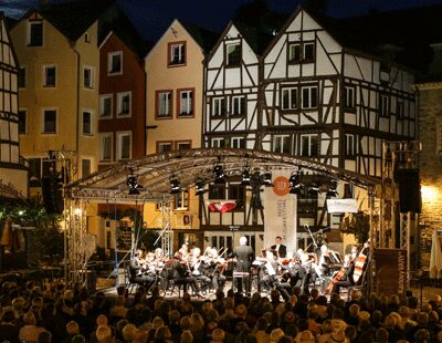 Idylle an der Mosel: Open Air-Konzert in Bernkastel-Kues