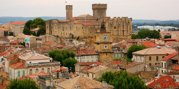 Spielort: die mittelalterliche Burg von Salon-de-Provence