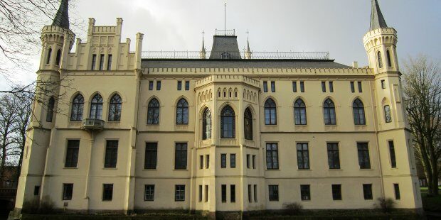 Schloss Evenburg im ostfriesischen Leer ist nur eine von zahlreichen Spielstätten