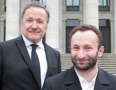 Intendant Nikolaus Bachler und Kirill Petrenko vor der Bayerischen Staatsoper