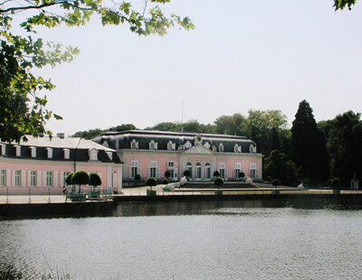 Park vor Schloss Benrath