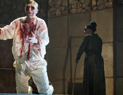 Oedipus (William Dazeley), Tiresias (Rolf Broman), Creon (Peter Hoare)