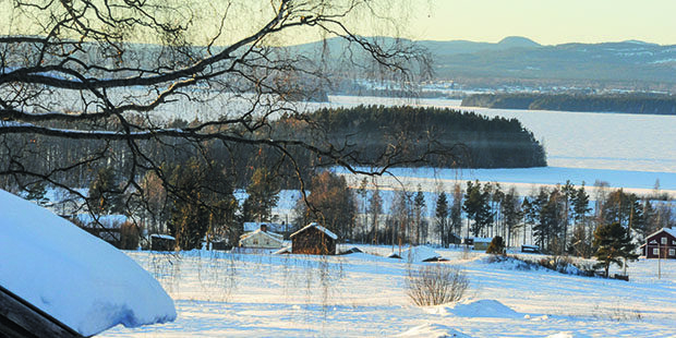 Malerische Winterfreuden: Blick auf den zugefrorenen Siljansee