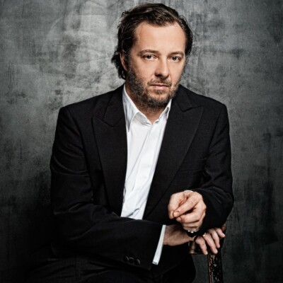 Christian Gerhaher wird neben seinen Opernauftritten auch als Lied- und Konzertsänger gefeiert