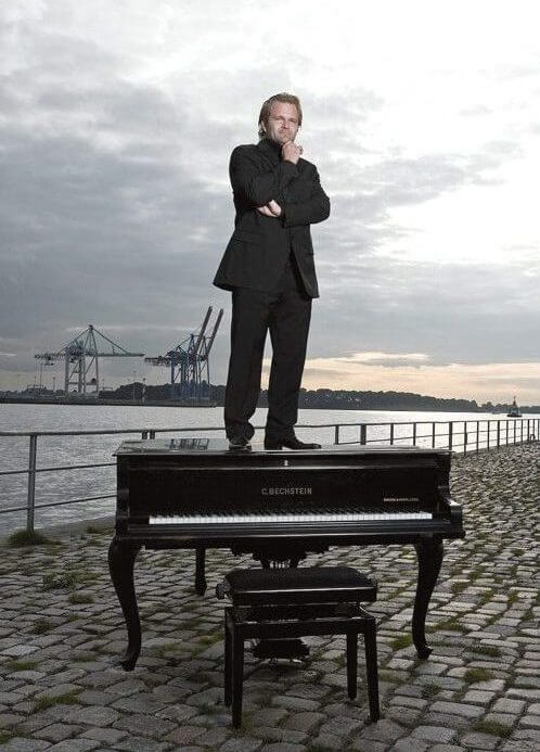 Sebastian Knauer