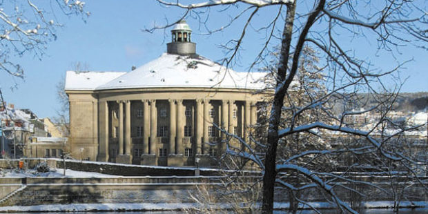 Kissinger Winterzauber. Regentenbau im Schnee