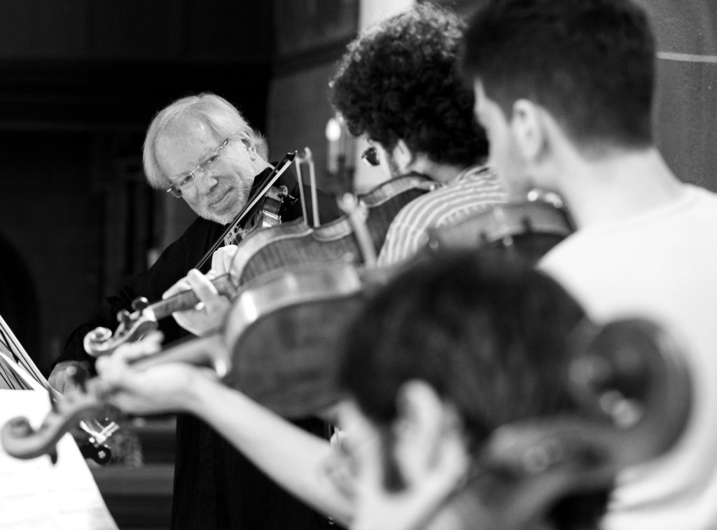 Die Frankfurter Musikhochschule verleiht zum ersten Mal den Titel „Dr. honoris causa“