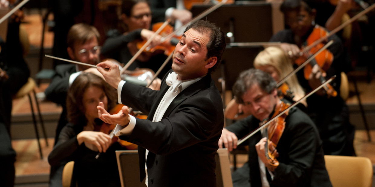 Tugan Sokhiev dirigiert das Deutsche Symphonie-Orchester Berlin