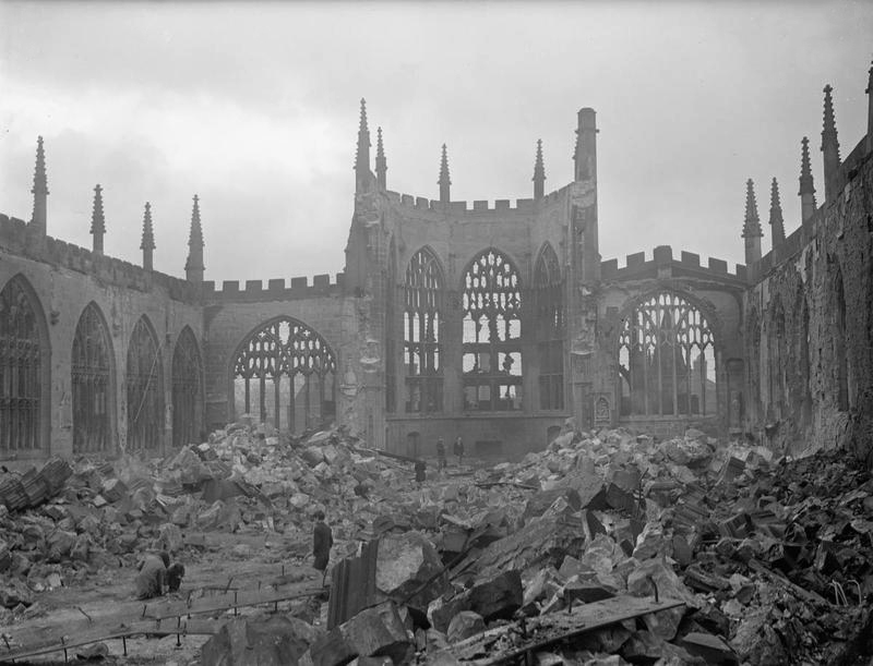 Die zerstörte Coventry Cathedral nach dem deutschen Luftangriff im November 1940