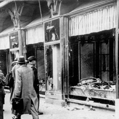 Zerstörte jüdische Geschäfte in Magdeburg, November 1938