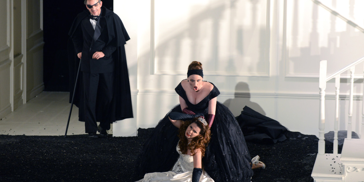 Szenenbild aus "Rodelinda"