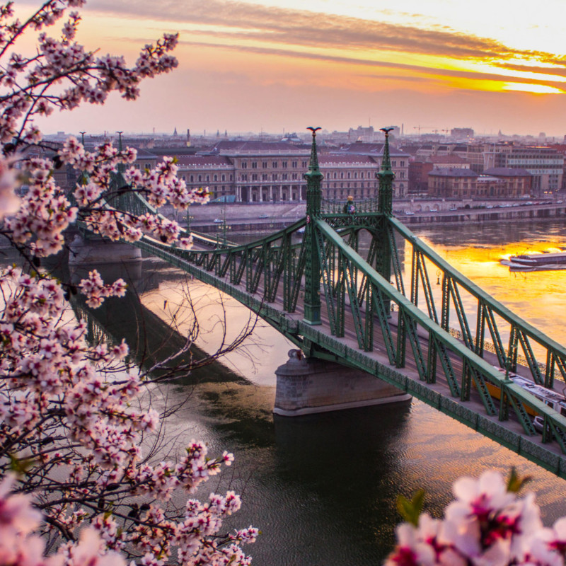 Budapest, Stadtansicht mit der Friedensbrücke