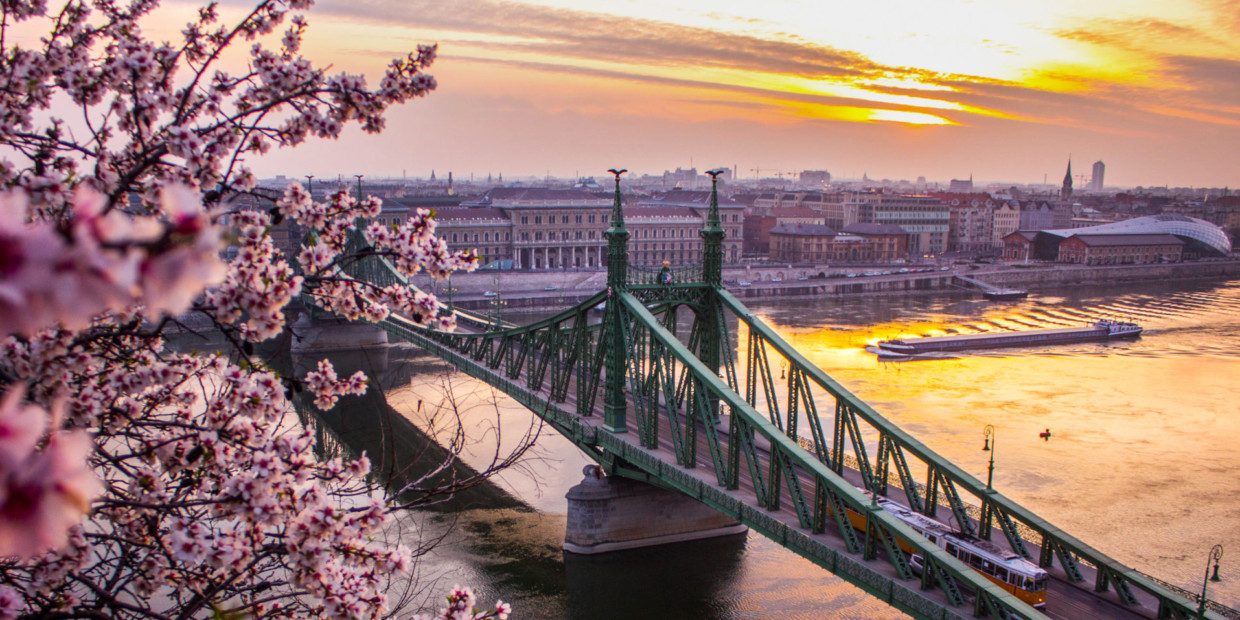 Budapest, Stadtansicht mit der Friedensbrücke