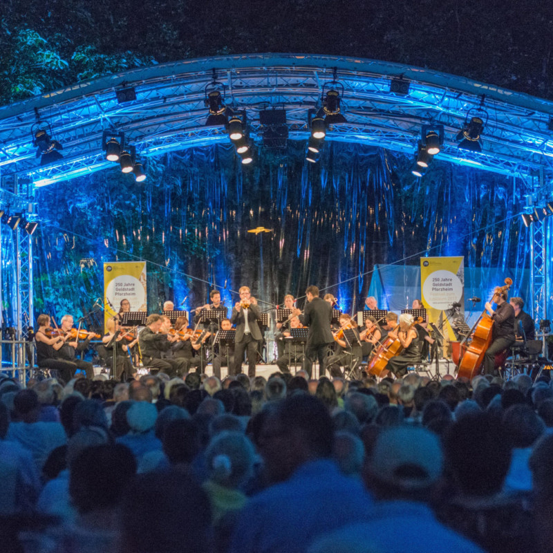 Südwestdeutsches Kammerorchester Pforzheim: Konzert & Feuerwerk im Stadtgarten Pforzheim