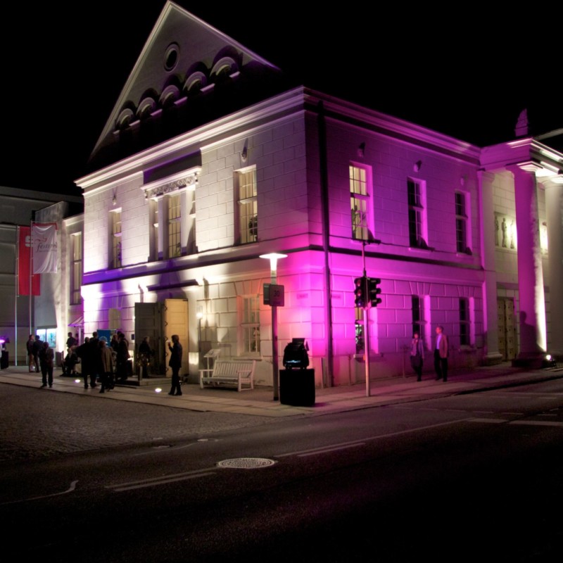 Theater Putbus bei Nacht