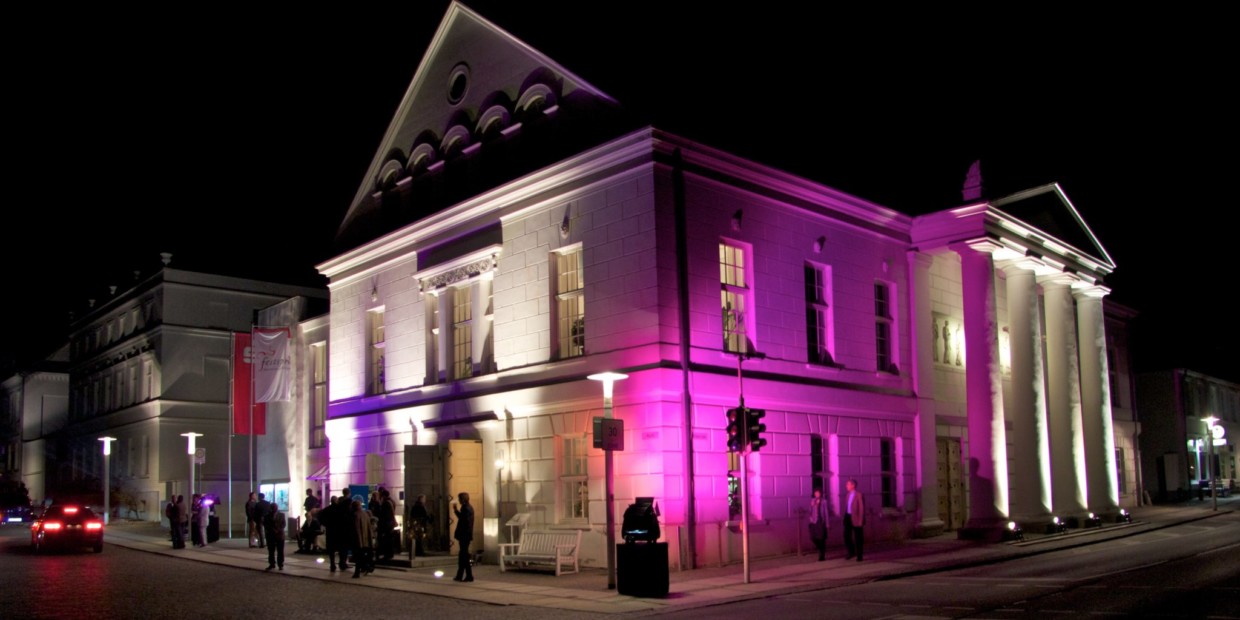 Theater Putbus bei Nacht