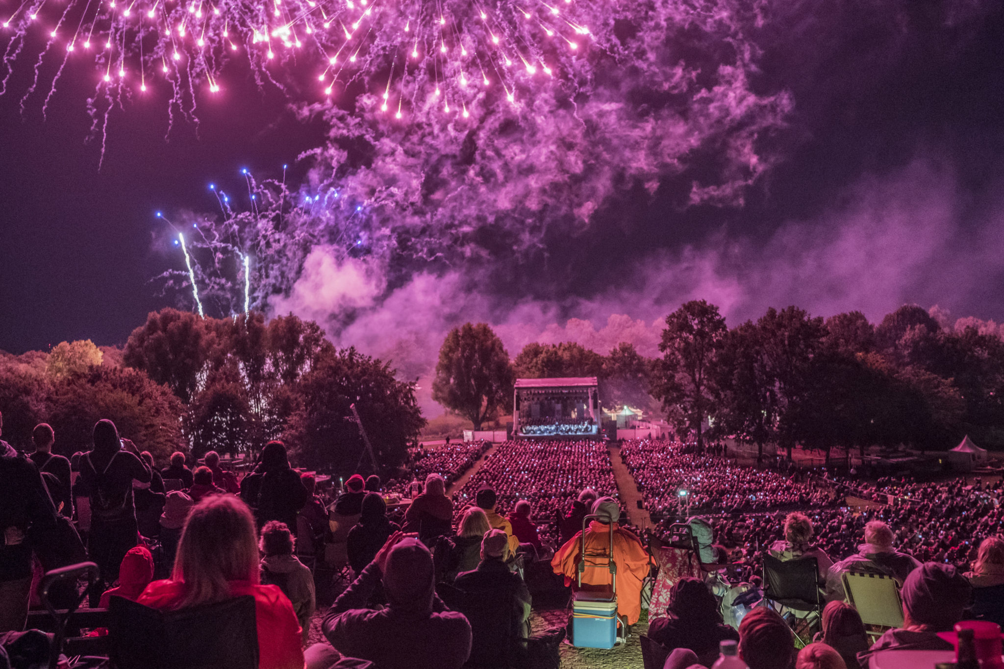 Feuerblumen und Klassik Open-Air im Britzer Garten