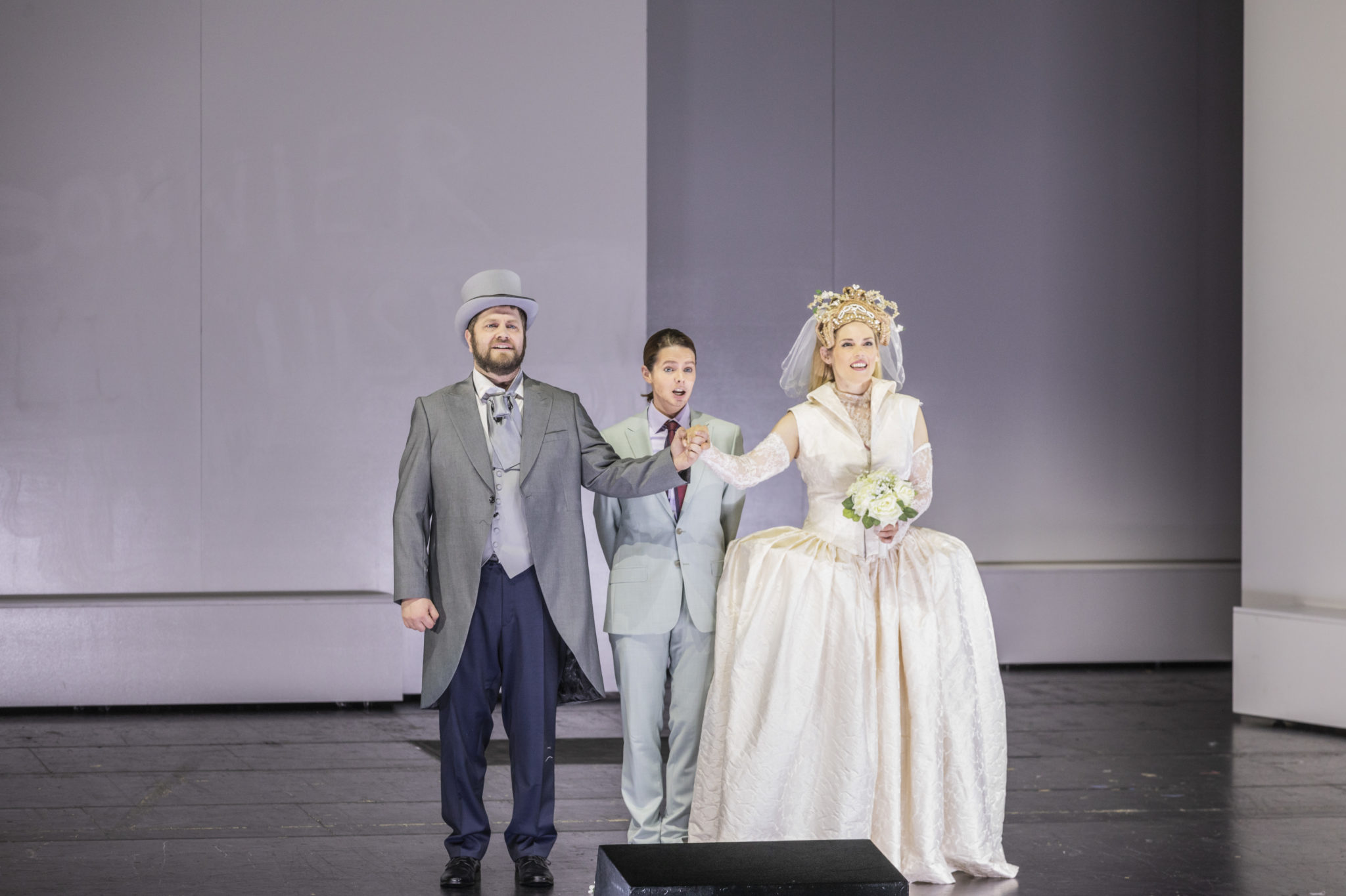 Tadeusz Szlenkier (Don Carlos), Emily Bradley (Thibault), Emily Newton (Elisabeth von Valois)