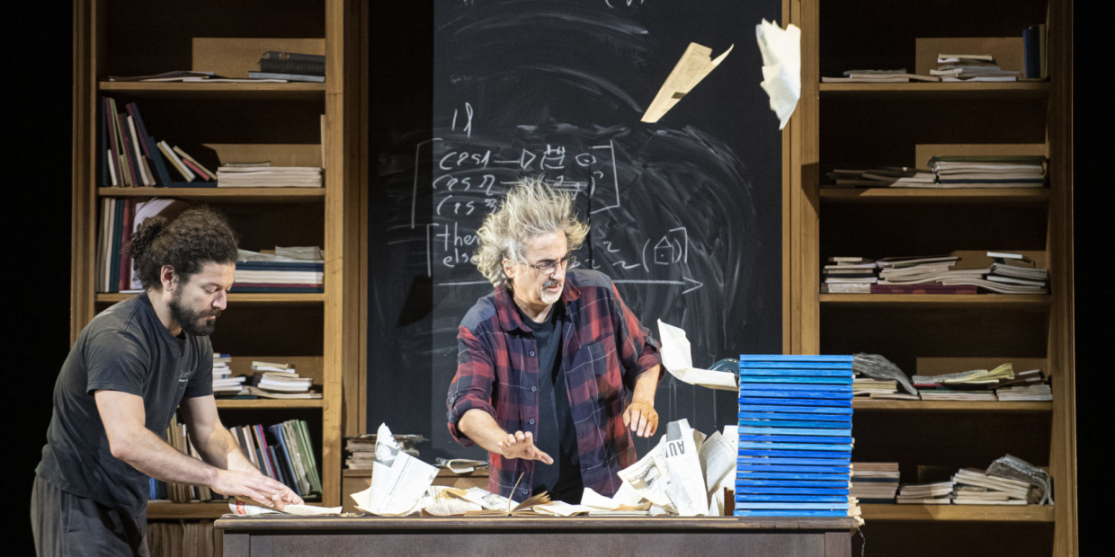 Szene aus „Einstein on the Beach“ am Grand Théâtre de Genève 2019
