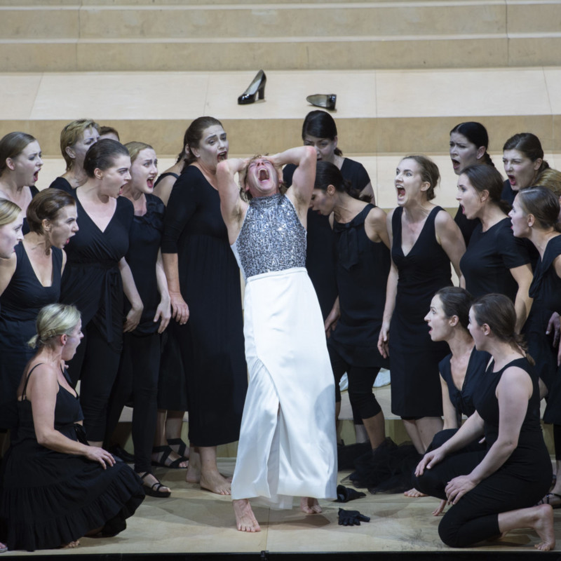 Szene aus Henzes Oper „The Bassarids“ an der Komischen Oper Berlin