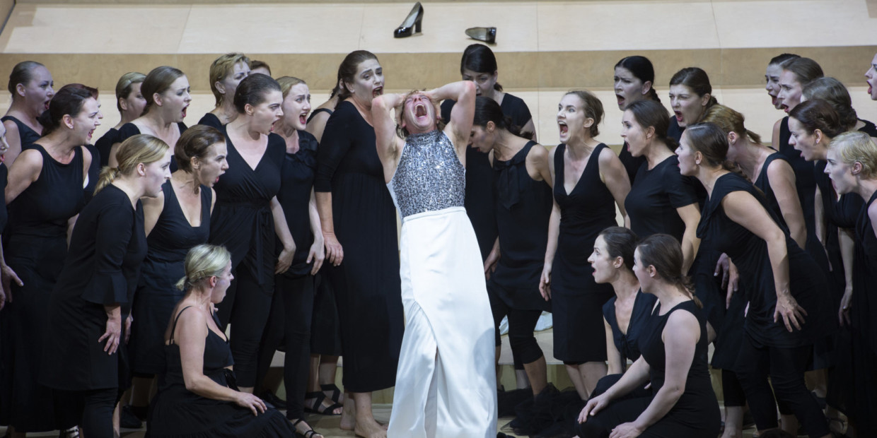 Szene aus Henzes Oper „The Bassarids“ an der Komischen Oper Berlin