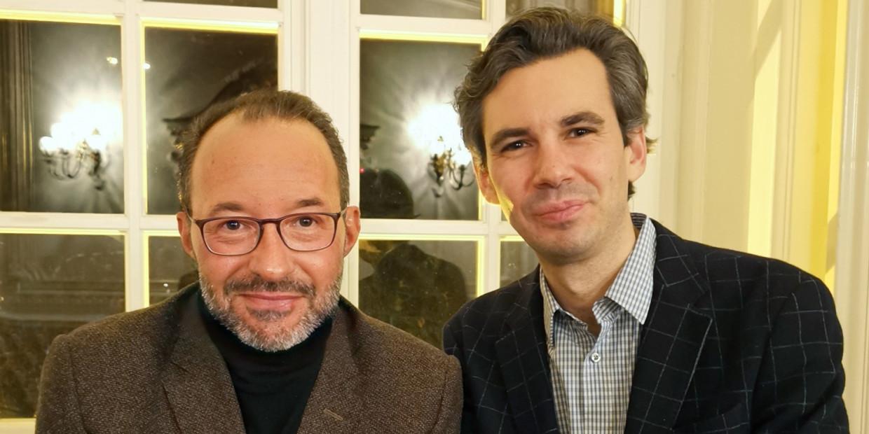 Moderator Holger Wemhoff mit seinem Gast Martin Stadtfeld