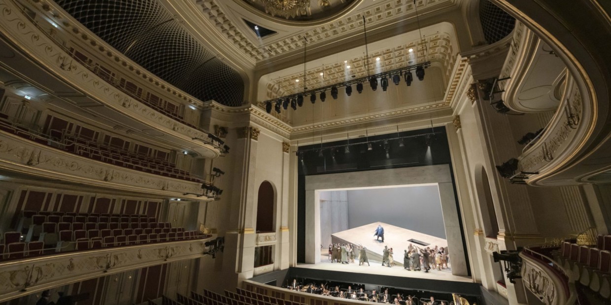 Aufführungen vor leeren Rängen sind inzwischen ein gewohntes Bild – hier eine Szene aus Carmen an der Berliner Staatsoper