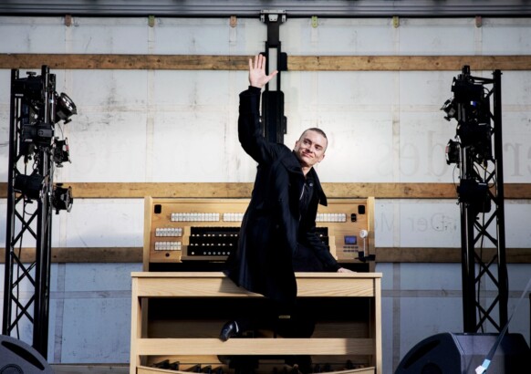 Unterwegs mit dem Orgel-LKW: Cameron Carpenter
