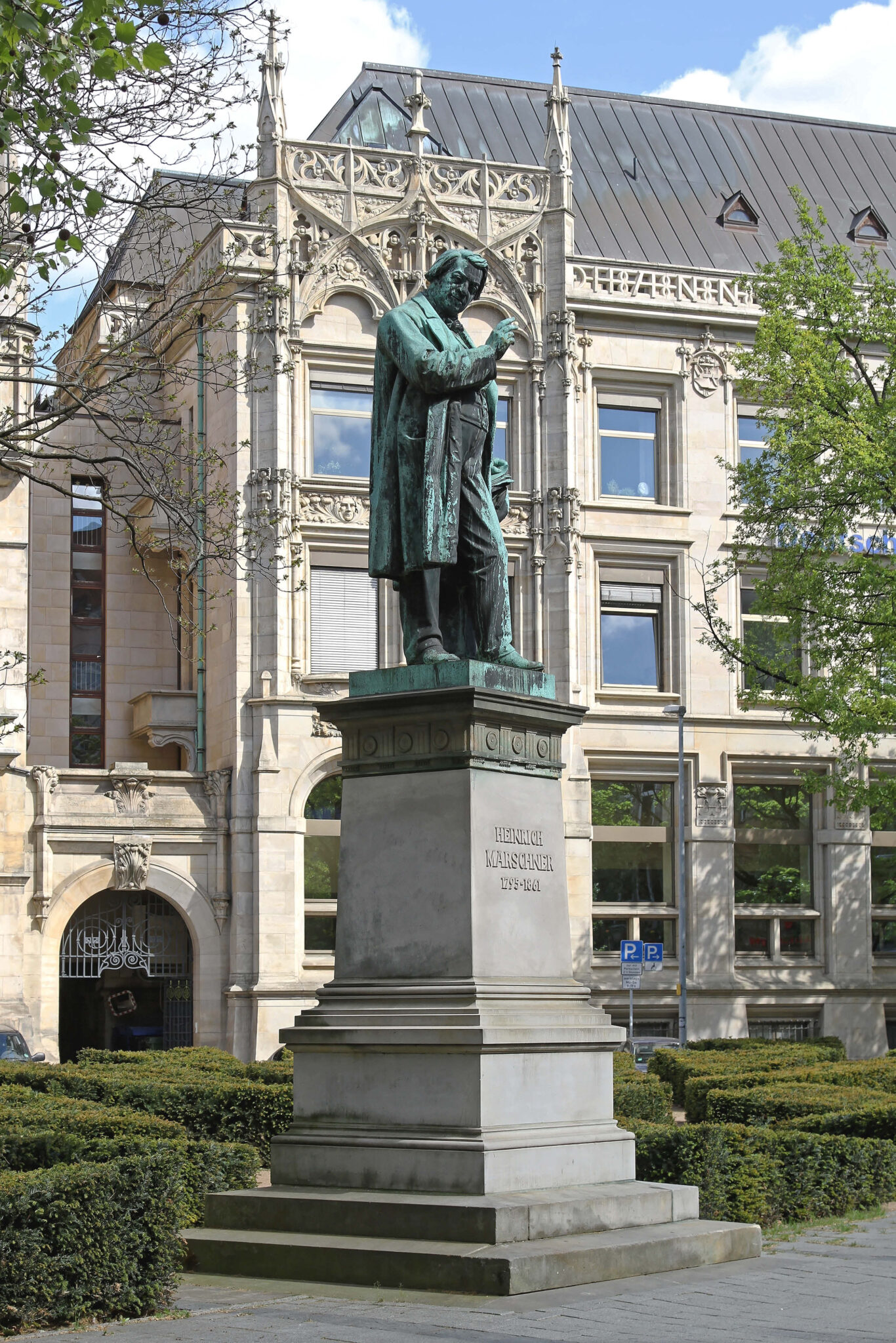 Bronzestatue des einstigen Hannoveraner Hofkapellmeisters Heinrich Marschner