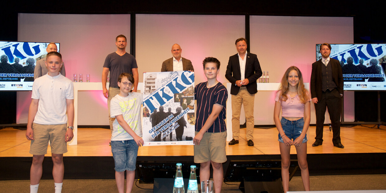 Die jungen Hauptdarsteller Julius Busch (Tim), Lukas Kirchhoff (Karl), Syd Winkler (Klößchen), Lena Appel (Gaby) bie der Pressekonferenz in Bonn