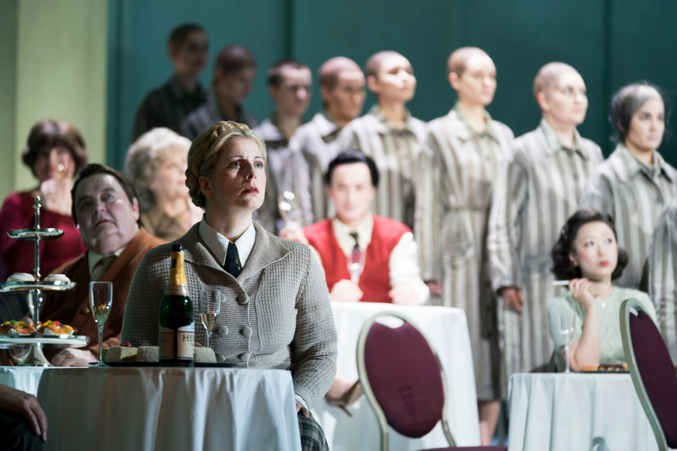 Dshamilja Kaiser (Lisa), Ensemble und Chor der Oper Graz