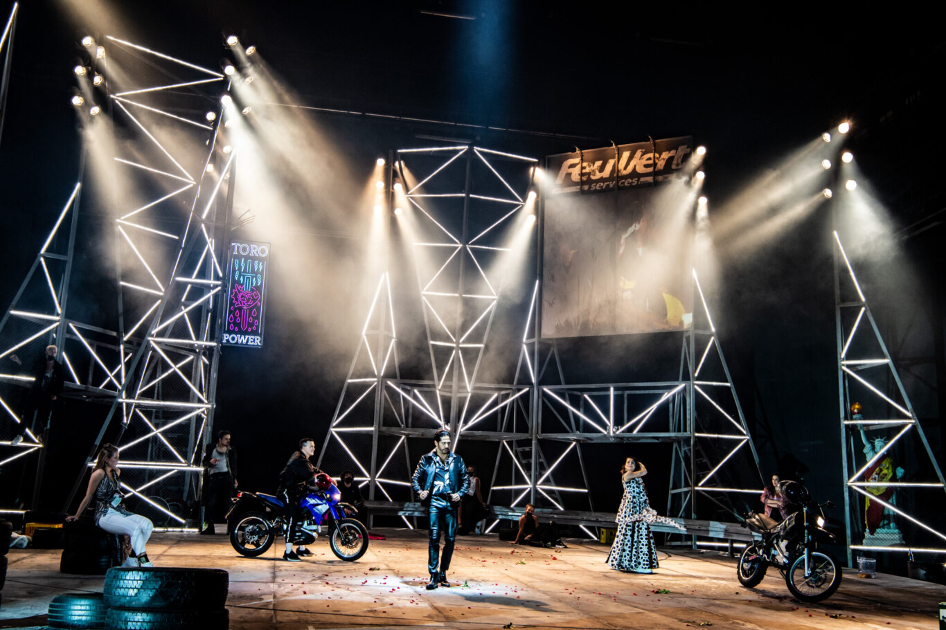 Szene aus Bizets Oper „Carmen“ am Staatstheater Hannover