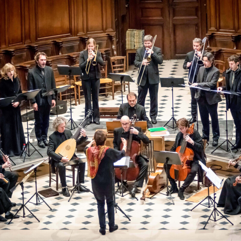 Grande Dame der Alten Musik: Artist in Residence Françoise Lasserre (Mitte vorne) spinnt mit ihrem Ensemble Akadêmia feine Barockgirlanden