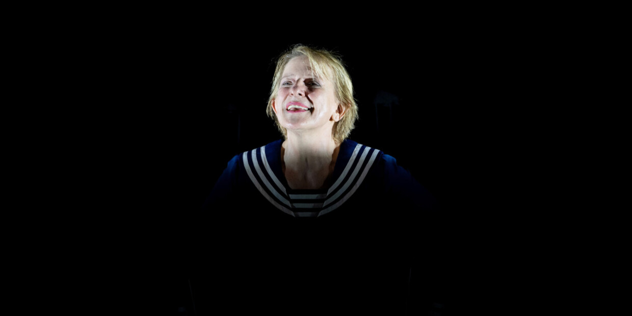 Dagmar Manzel in „Pierrot Lunaire“