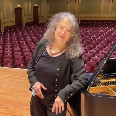 Holt die Klassik-Weltstars nach Hamburg: Pianistin Martha Argerich