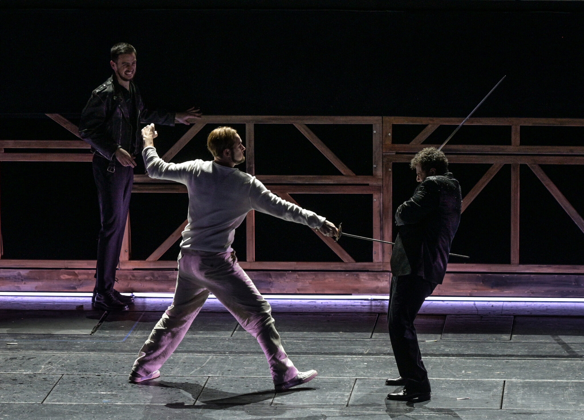 Jussi Myllys (Romeo), Beniamin Pop (Benvolio) und Andrés Sulbarán (Tybalt)