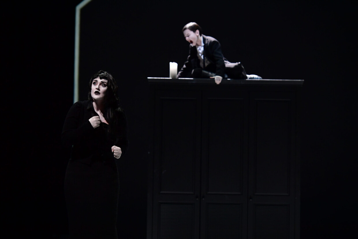 Sarah Brady, Jakob Geppert
