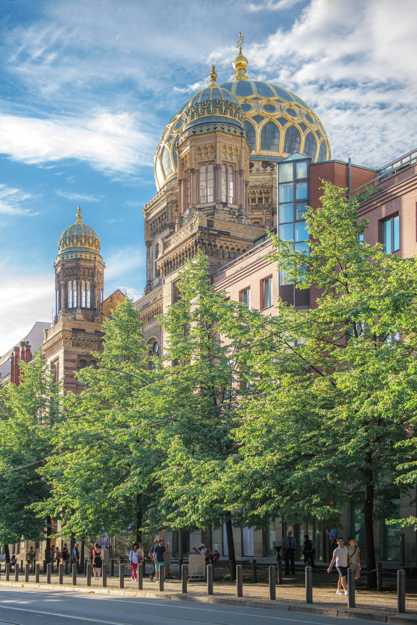 Weithin sichtbar: die Neue Synagoge an der Oranienburger Straße in Berlin