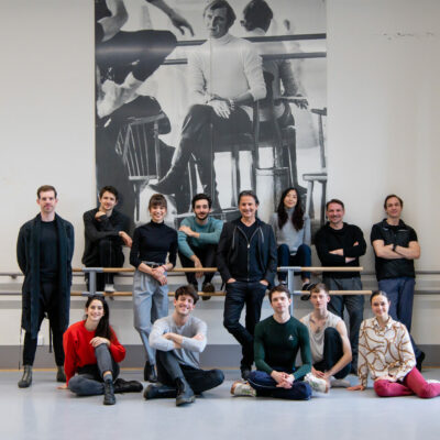 Die Choreografinnen und Choreografen mit Rocío Aleman, Ballettintendant Tamas Detrich und Perkussionist Marc Strobel