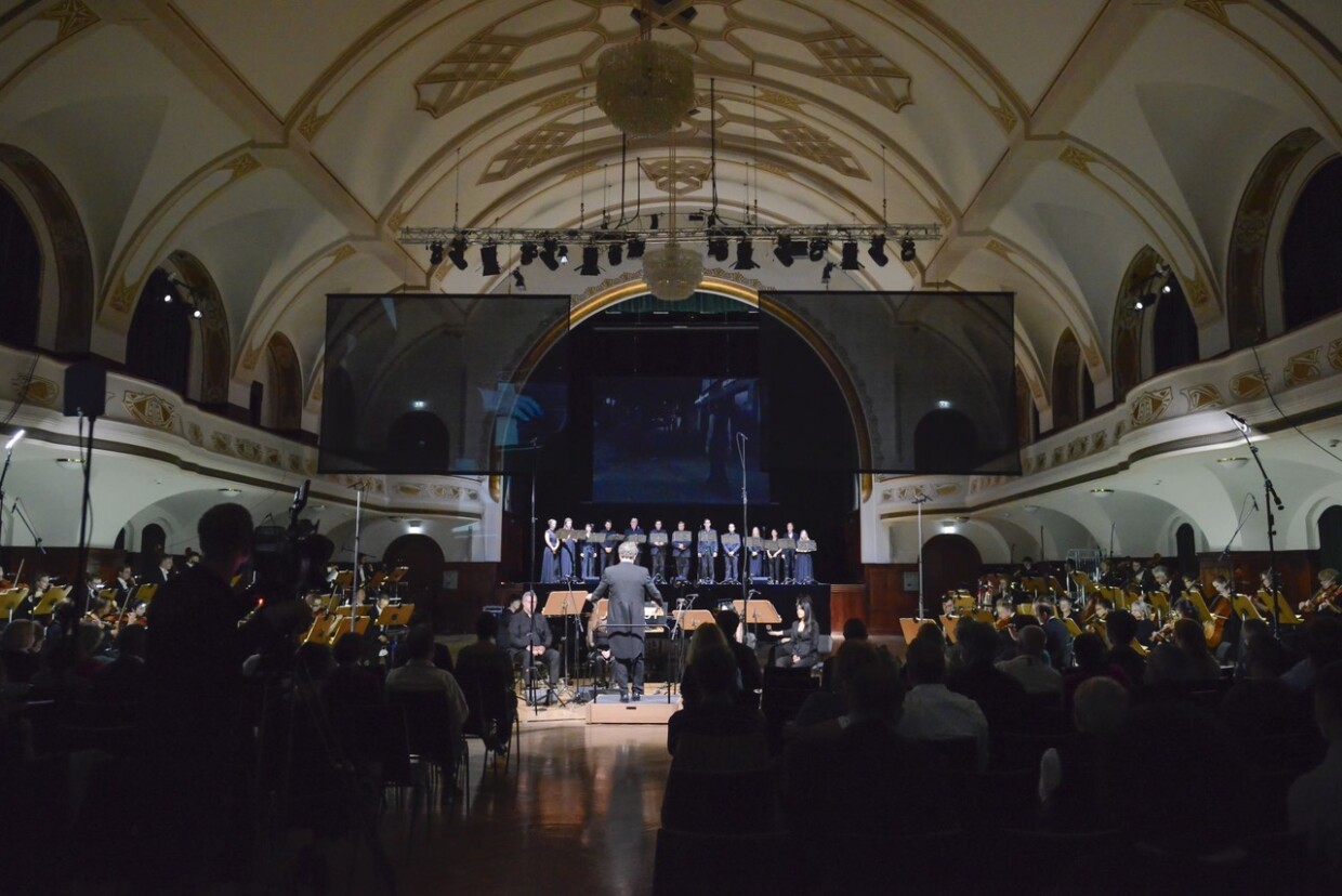 „Gleißendes Licht“ („Parlayan Nur“) aus „MANİFEST(O)“ bei den Achava Festspielen Thüringen