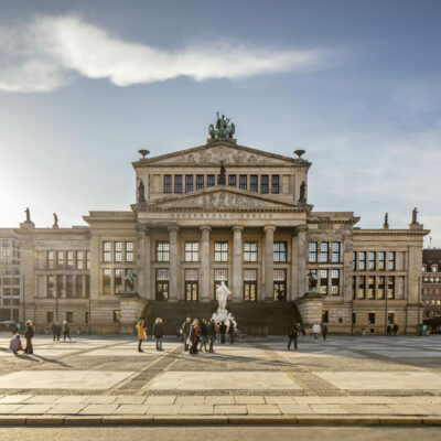 Lässt Besucher auch heute noch staunen: das 1821 von Karl Friedrich Schinkel erbaute Konzerthaus Berlin