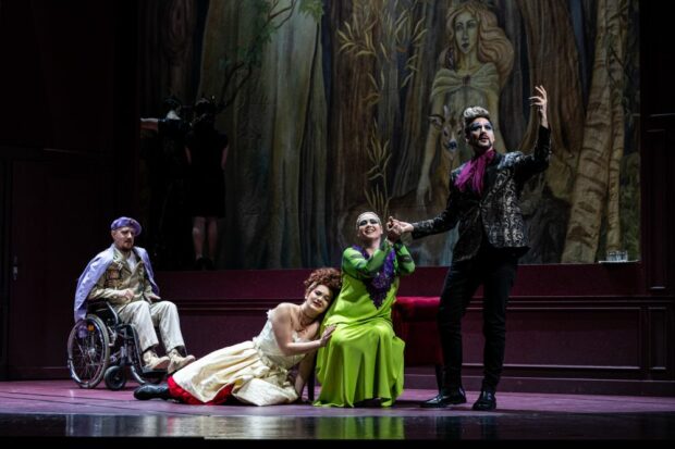„Santa Chiara“ am Staatstheater Meiningen: Tomasz Wija (Alphone de la Borde), Marianne Schechtel (Bertha), Lena Kutzner (Charlotte), Patrick Vogel (Victor de St. Auban)