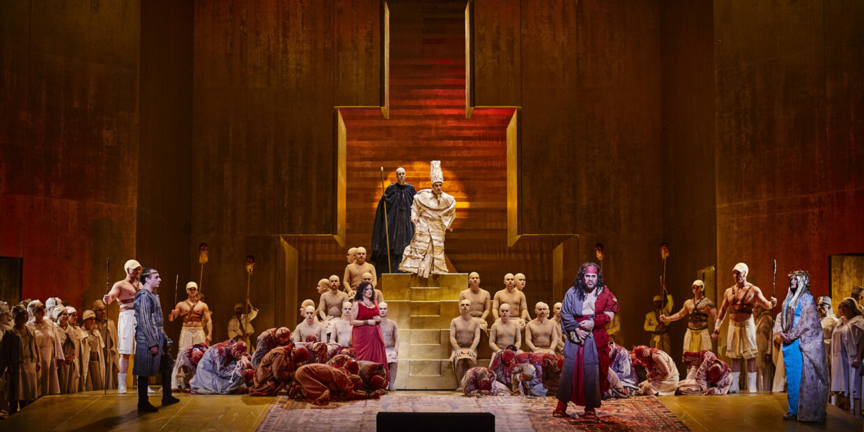 Die Inszenierung von Verdis „Aida“ an der Semperoper Dresden ist die erste Zusammenarbeit zwischen Christian Thielemann und Regisseurin Katharina Thalbach