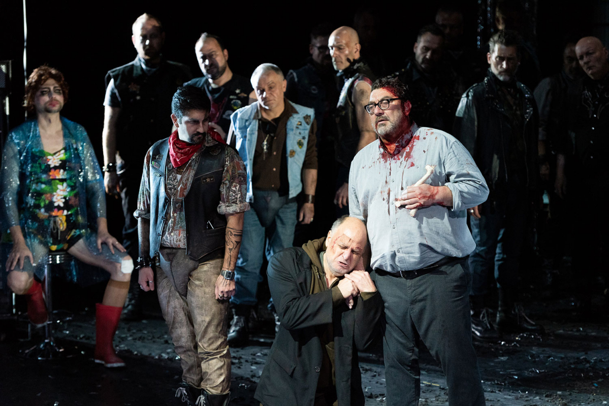 Szene aus „Rigoletto“ an der Opéra National de Lyon