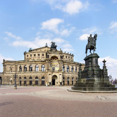 Mit Schostakowitschs „Die Nase“ zeigt die Dresdner Semperoper grotesk-geniales Musiktheater